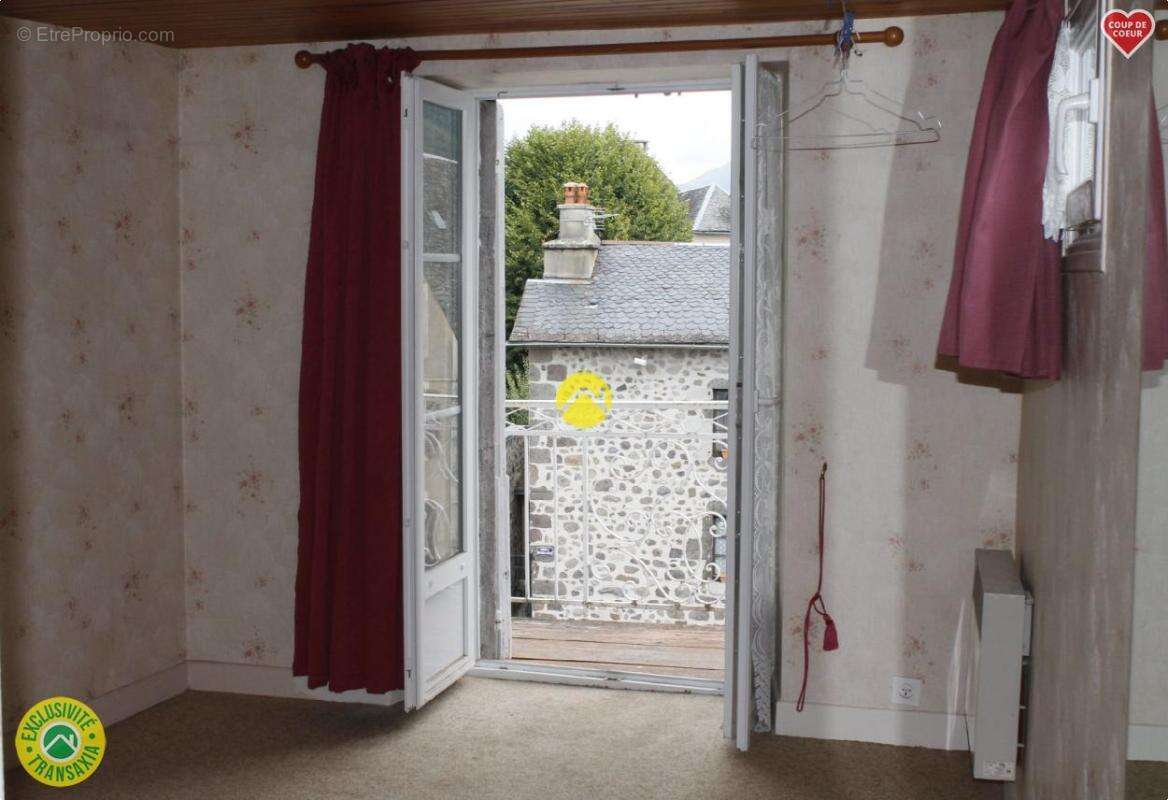 Appartement + local commercial - photo 7