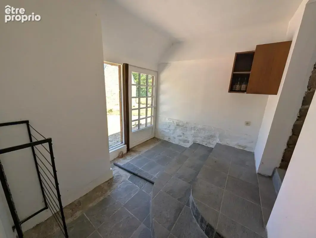 Mellé (35) : Longère de caractère rénovée (5 pièces) avec gîte indépendant, dépendances et potentiel d'aménagement - photo 22