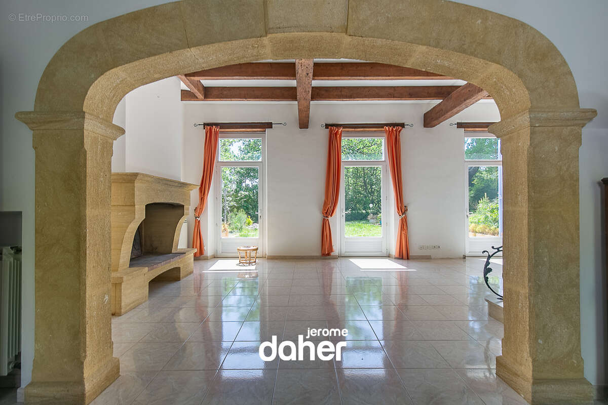 Maison à AUBAGNE