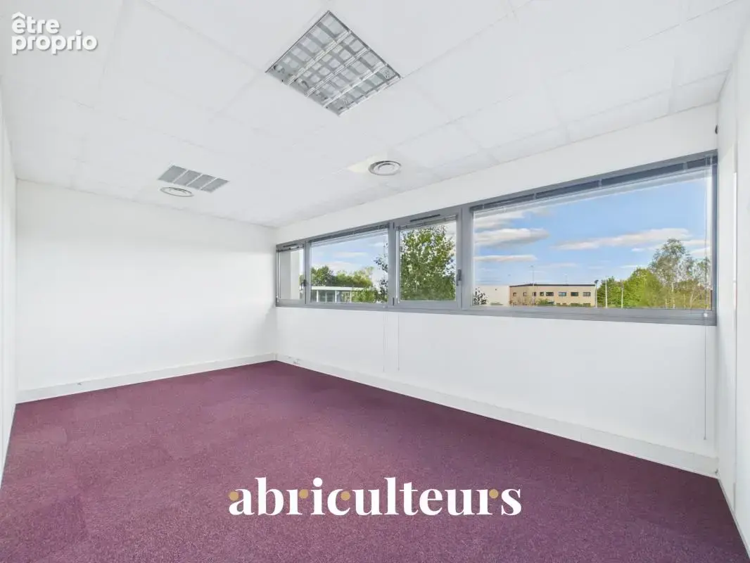 Bureaux lumineux et climatisés  ZAC du Parc d'Archevilliers - Chartres (28000) - photo 8