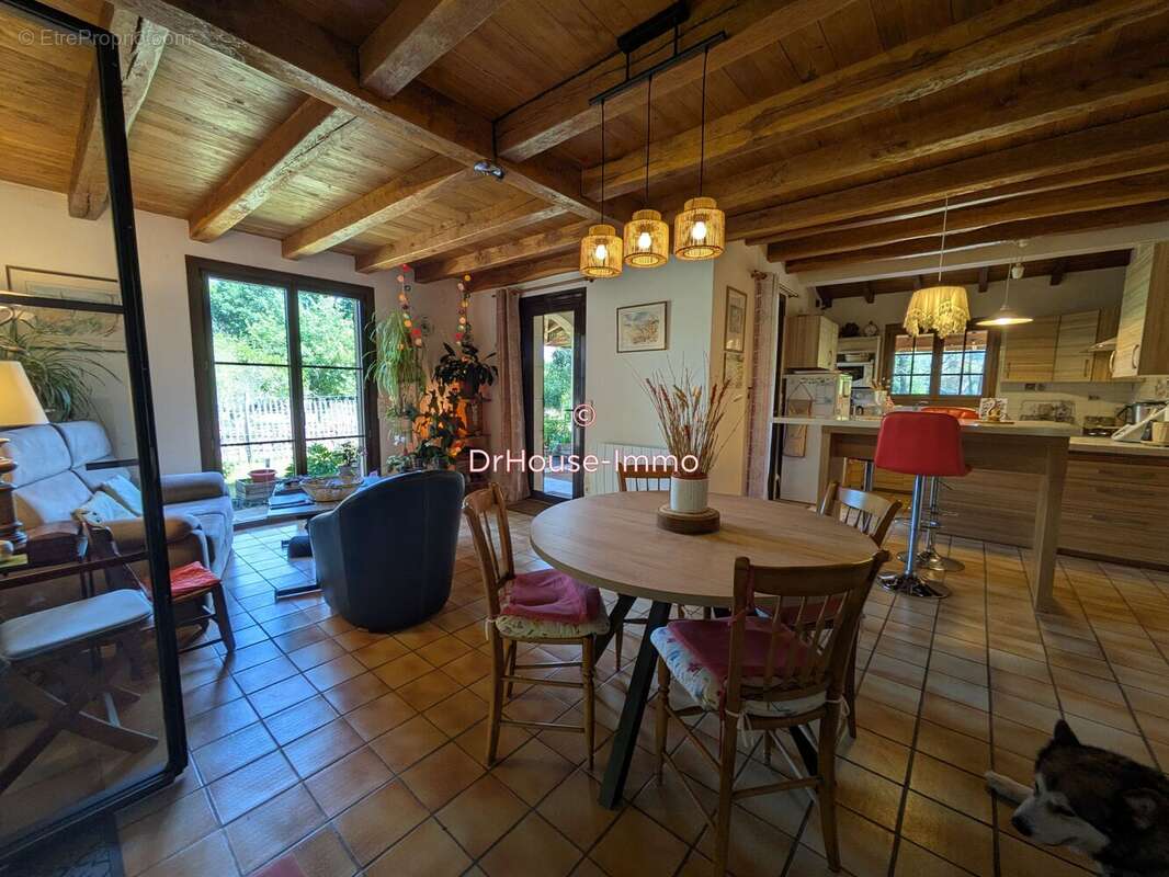 Maison à FRAYSSINET-LE-GELAT