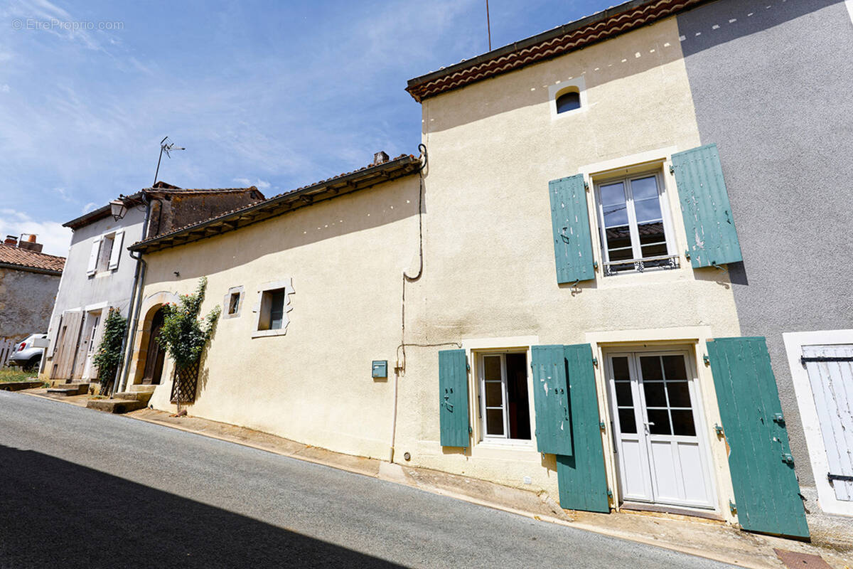 Maison à VARAIGNES