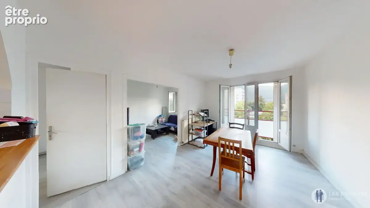 Appartement à SAINT-MARTIN-D'HERES