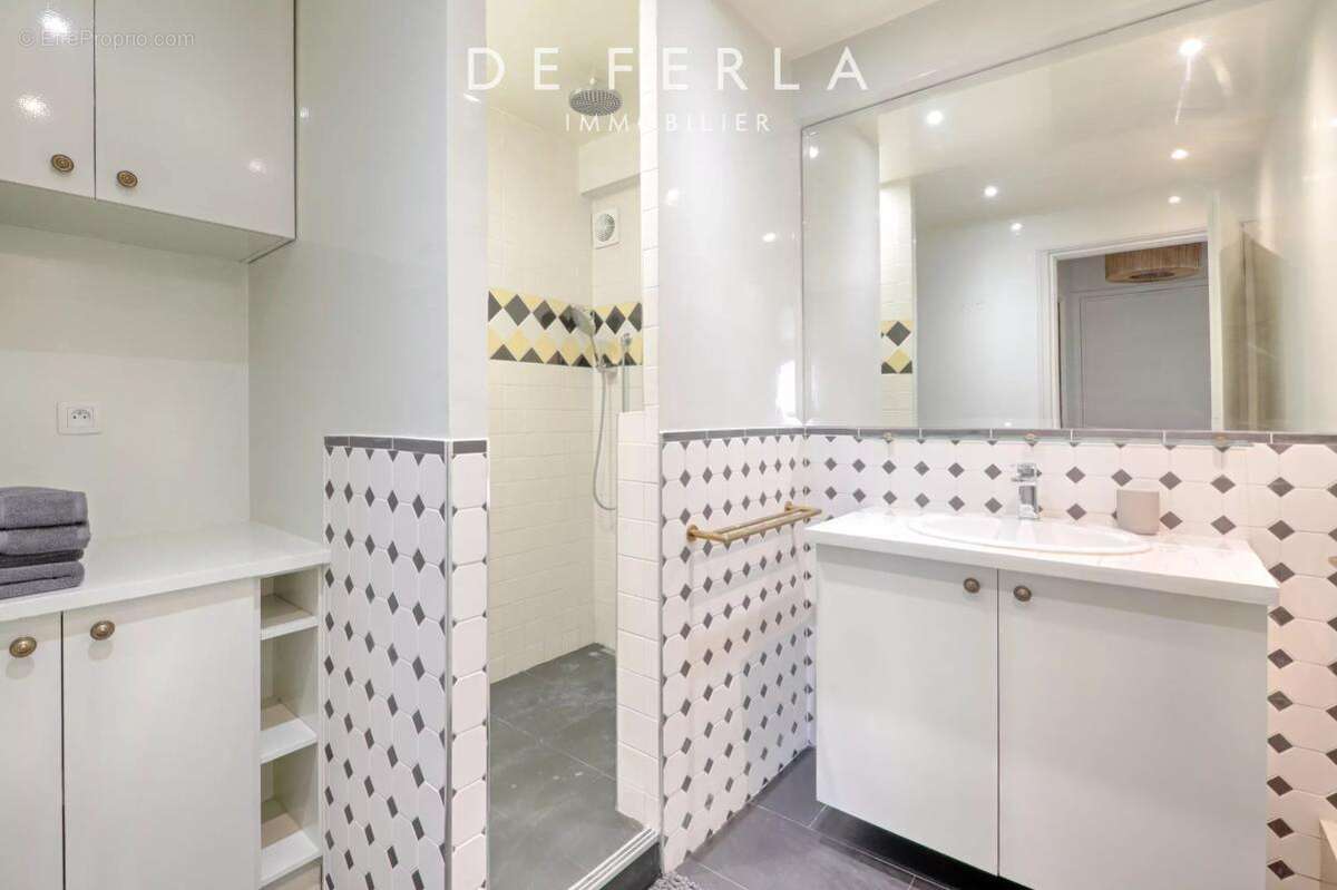 Appartement à PARIS-7E