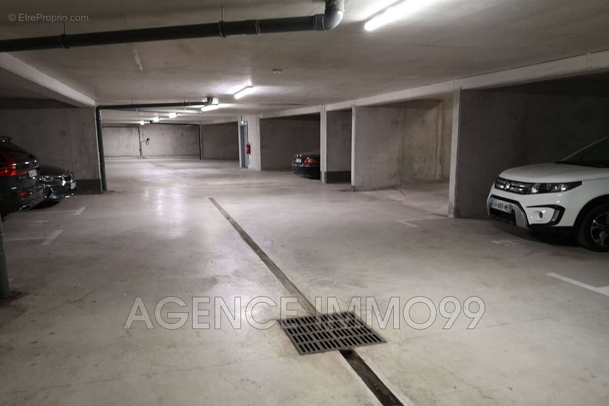 Parking à THEOULE-SUR-MER