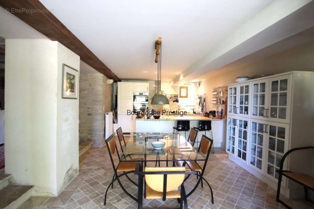 Authentique maison de famille en bourgogne de 263 m² avec 5 chambres - parc arbore de 3 041 m² et  dependances - photo 10