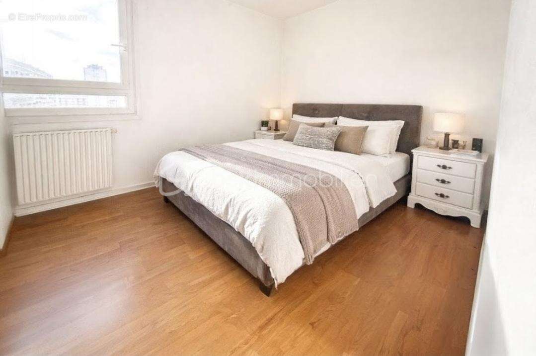 Paris - Au pied du métro - 5000 euros/m2 ! - photo 8