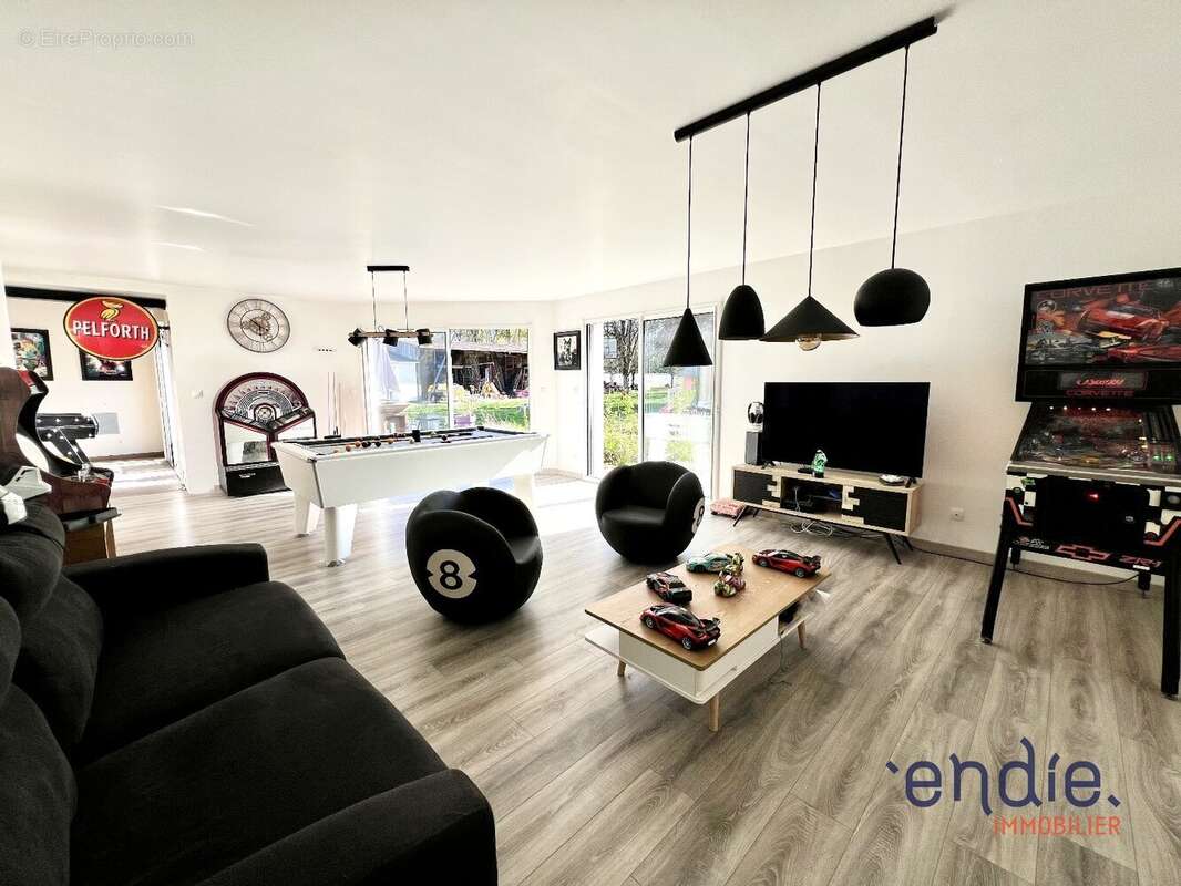 Maison 154 m² à Quincay  - photo 3