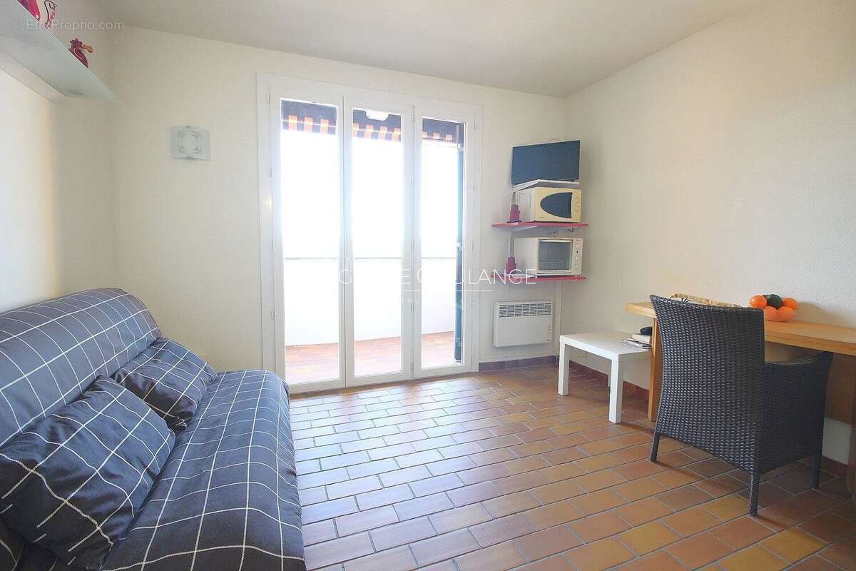 Appartement à SAINT-CYR-SUR-MER
