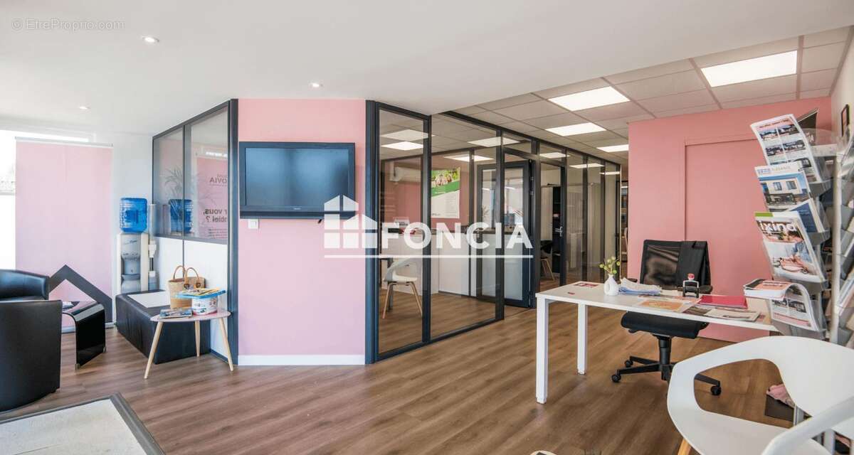 Commerce à ONET-LE-CHATEAU