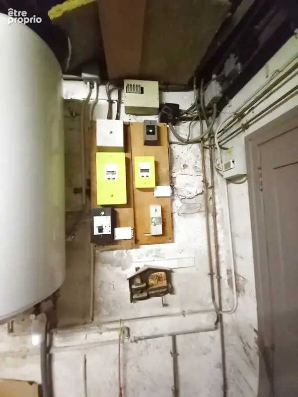 Bel Immeuble 2 Appartements et grand Garage. - photo 52