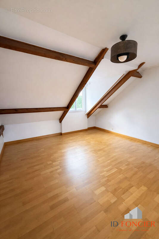 Maison à MORANGIS