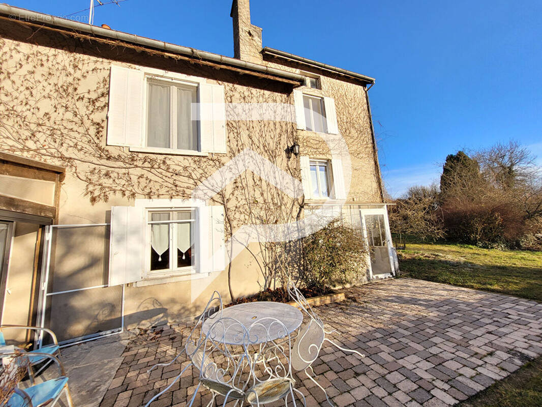 Maison à AUBEPIERRE-SUR-AUBE