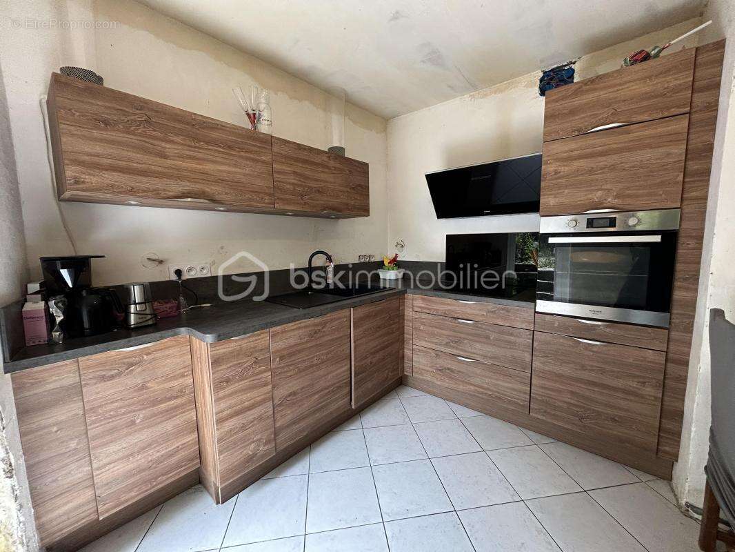 Maison à VIVIERS-SUR-CHIERS