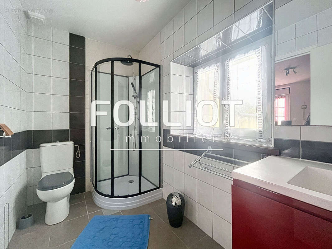 Maison à BRICQUEVILLE-SUR-MER