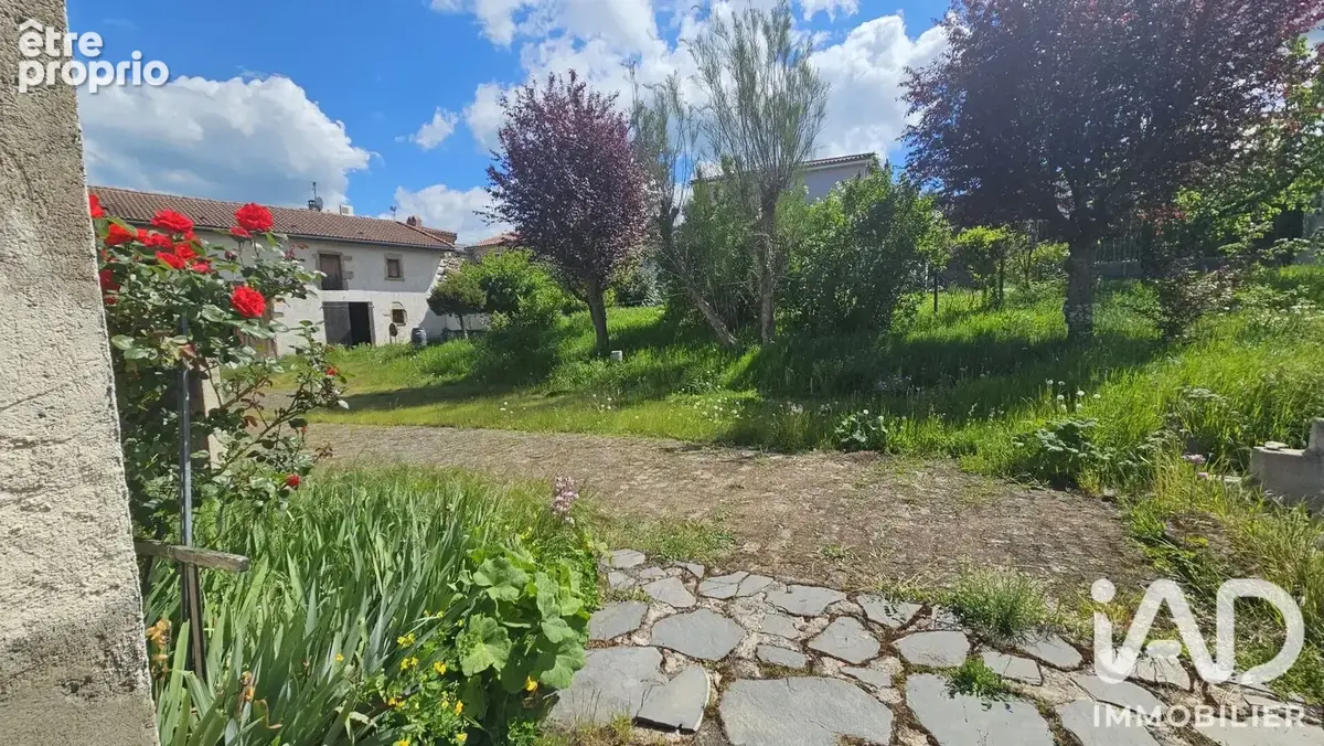 Photo 1 - Maison à SAINT-JULIEN-DE-COPPEL
