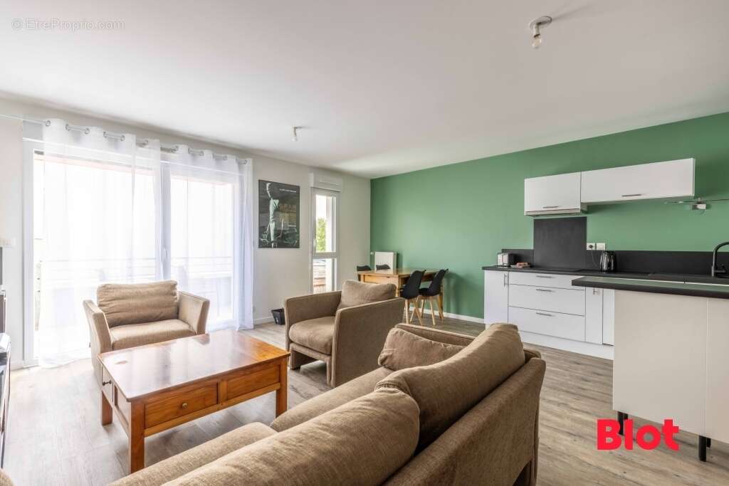 Appartement à LA MEZIERE