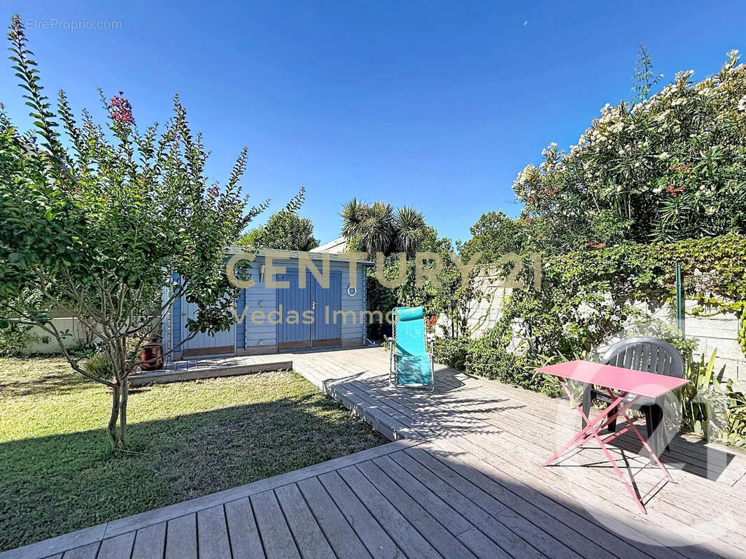 Maison 176 m² à Laverune  - photo 12