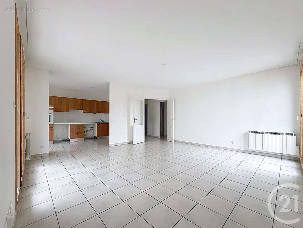 Appartement à SATHONAY-CAMP