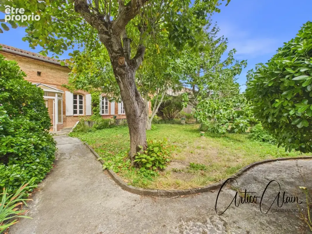 Maison bourgeoise 183 m² – jardin, 2 garages et double accès - photo 15