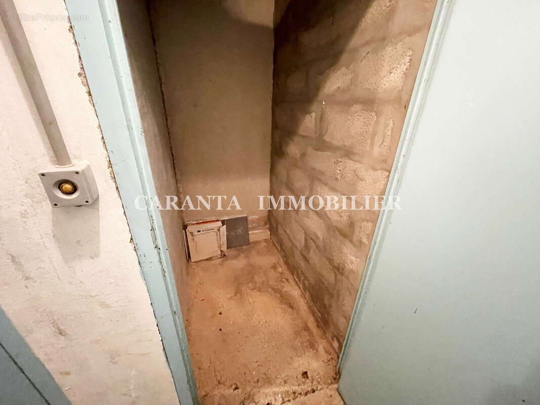 Vente appartement T2 Sainte-Maxime avec loggia fermée, cave et possibilté garage en sus - photo 11