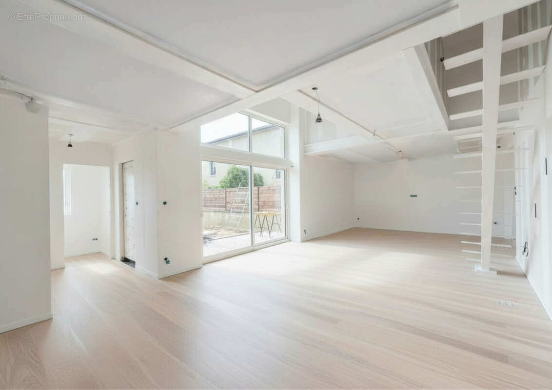 Maison à SAINT-CLAIR-DU-RHONE