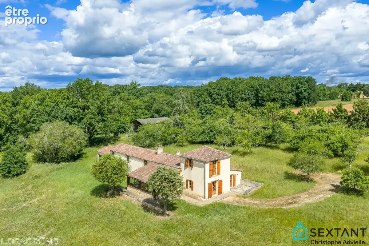 Magnifique panorama depuis la maison exposée plein Sud, 158 M2 habitables, potentiel d'aménagement supplémentaire important, sur - photo 2