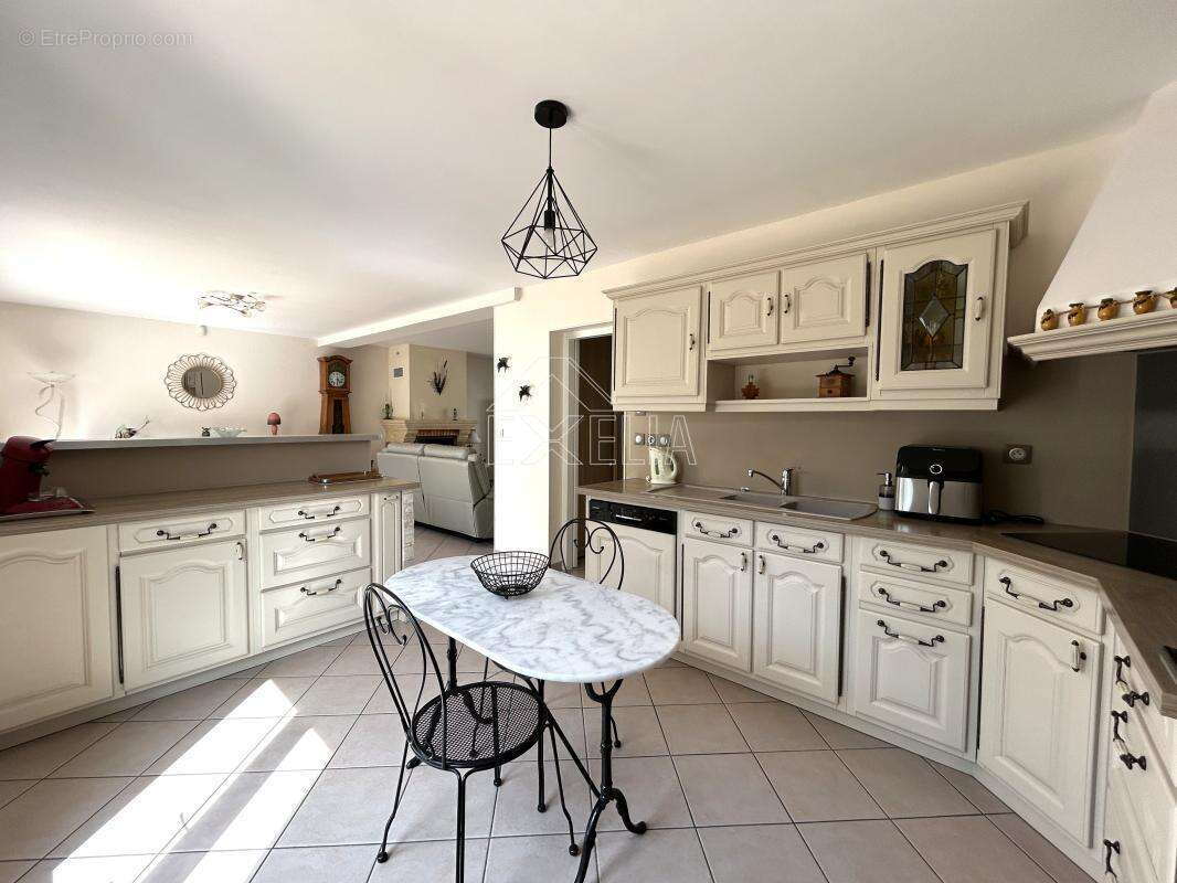 Superbe Propriété  6 pièces 130 m²  4 chambres à Buchelay - photo 3