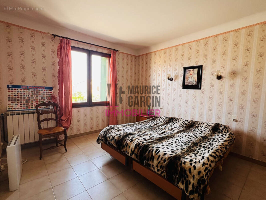 Maison 183 m² à Rognonas  - photo 8