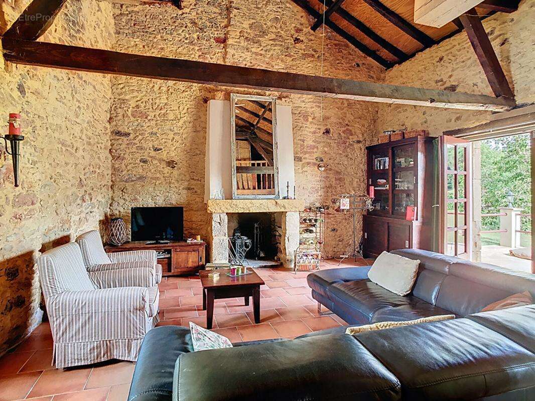 Maison à LE BUISSON-DE-CADOUIN