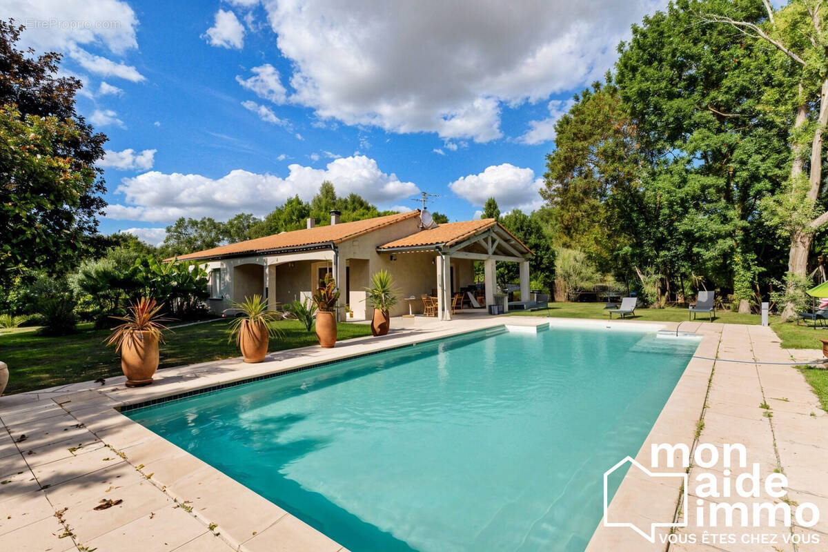 Maison à AIGREFEUILLE-D'AUNIS