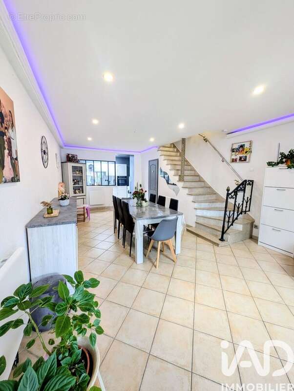 Maison 72 m² à Saint-Quentin  - photo 4