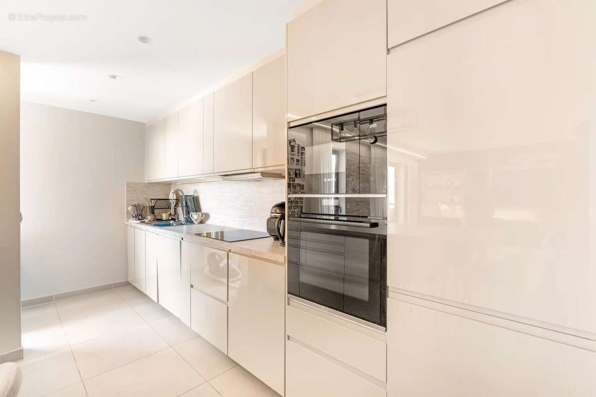Appartement à LEVALLOIS-PERRET