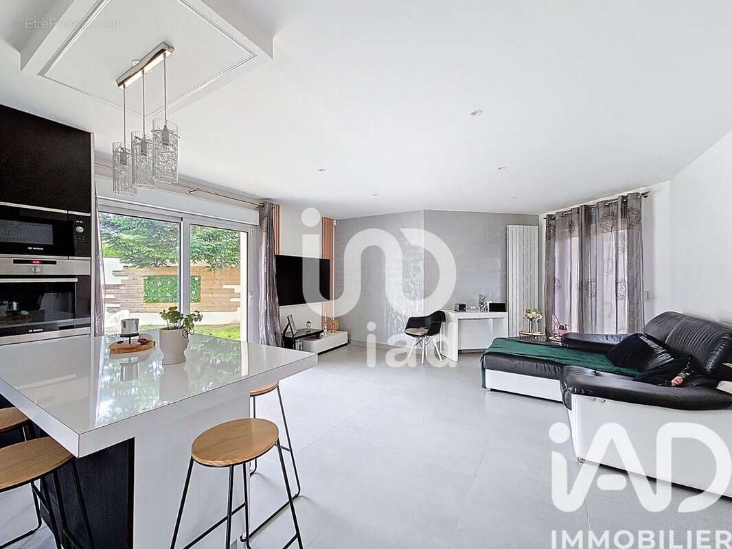 Photo 2 - Maison à GRETZ-ARMAINVILLIERS