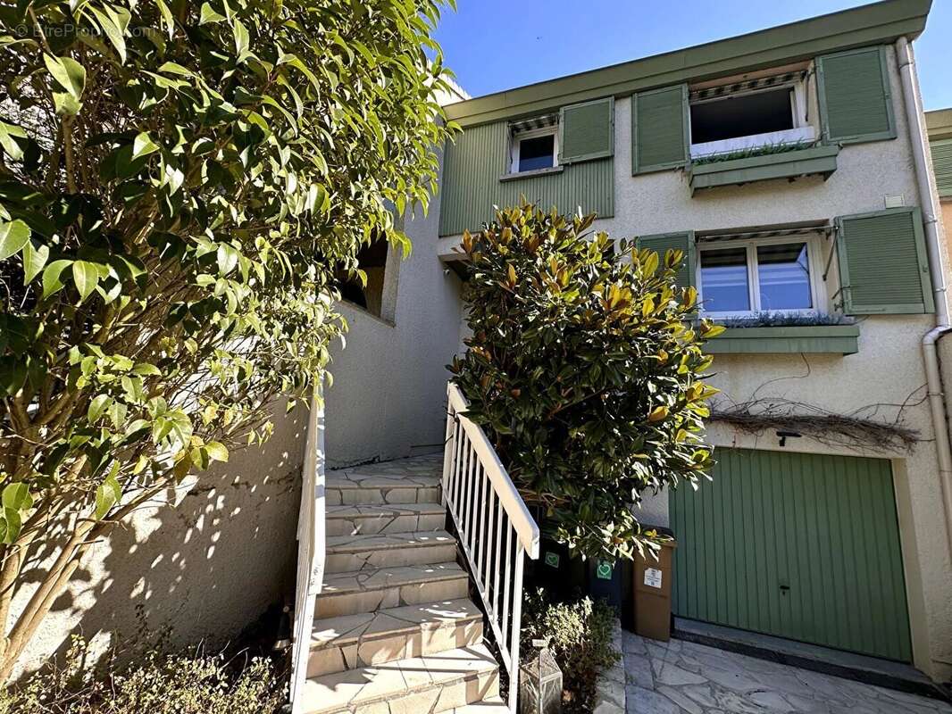 Maison à MONTMORENCY