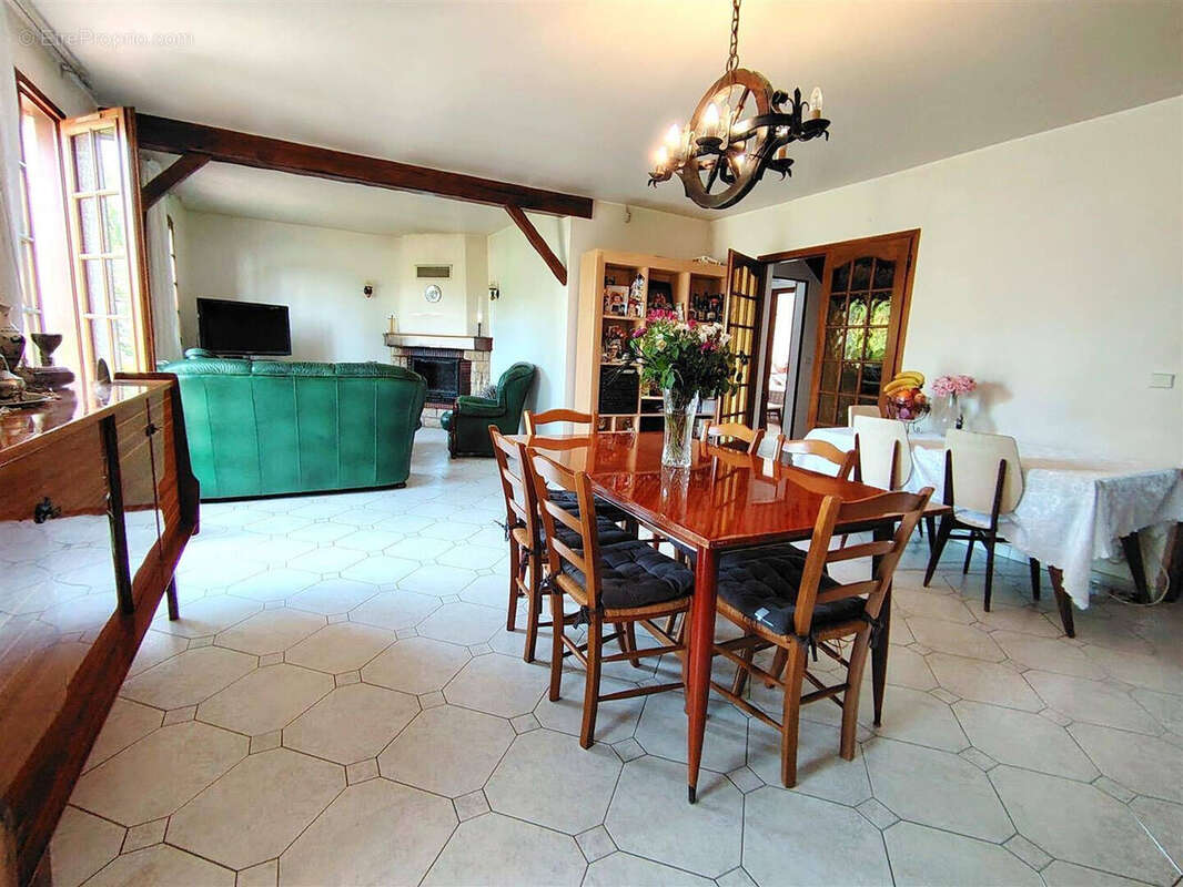 Maison à LA QUEUE-EN-BRIE