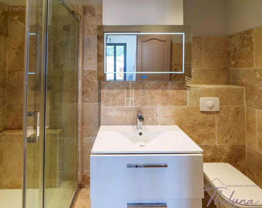 Maison à FONTVIEILLE