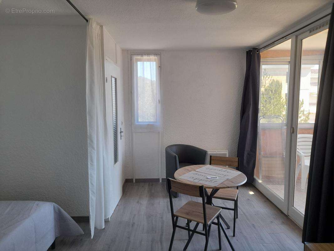 Appartement à GREOUX-LES-BAINS