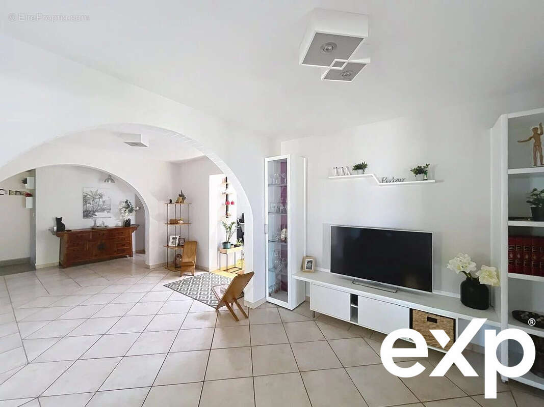 Maison à LES AVIRONS