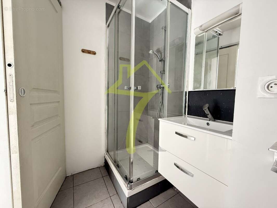 Appartement à MARSEILLE-3E