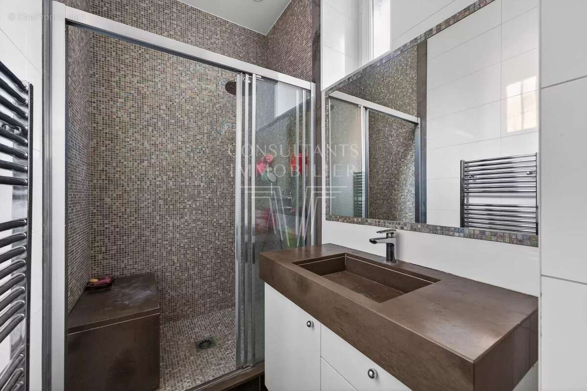 Appartement à PARIS-17E