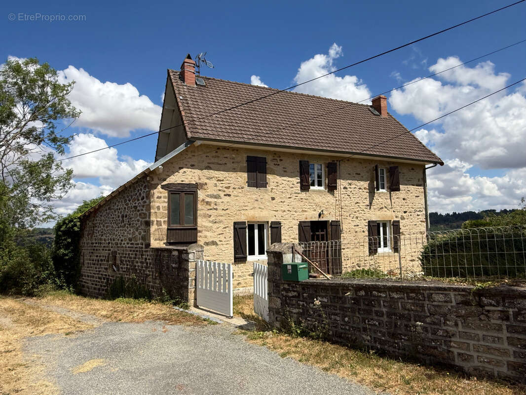 Auv 1224 : Maison en pierres, garage, vue superbe, 822m2 - photo 21