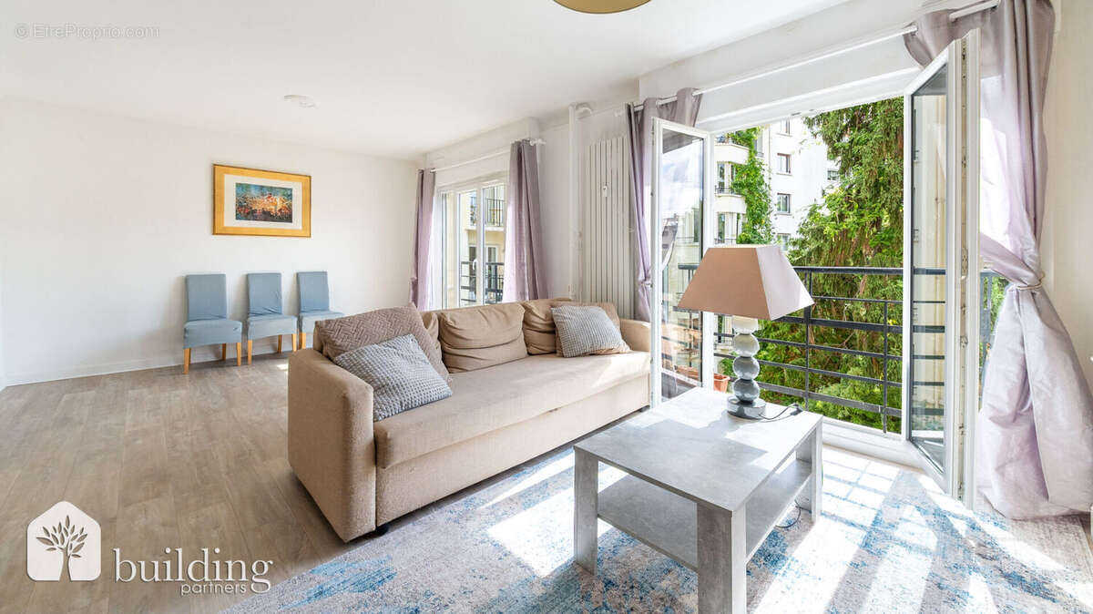 Appartement à NEUILLY-SUR-SEINE