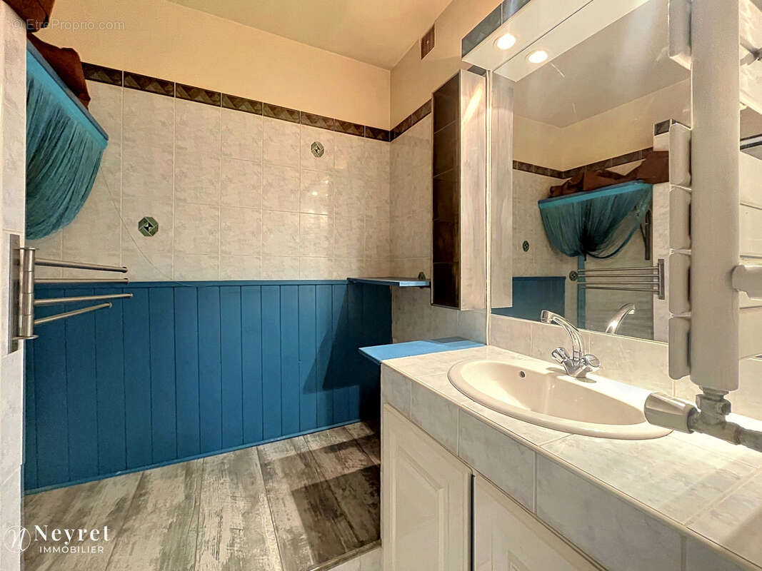 Appartement à SAINT-ETIENNE