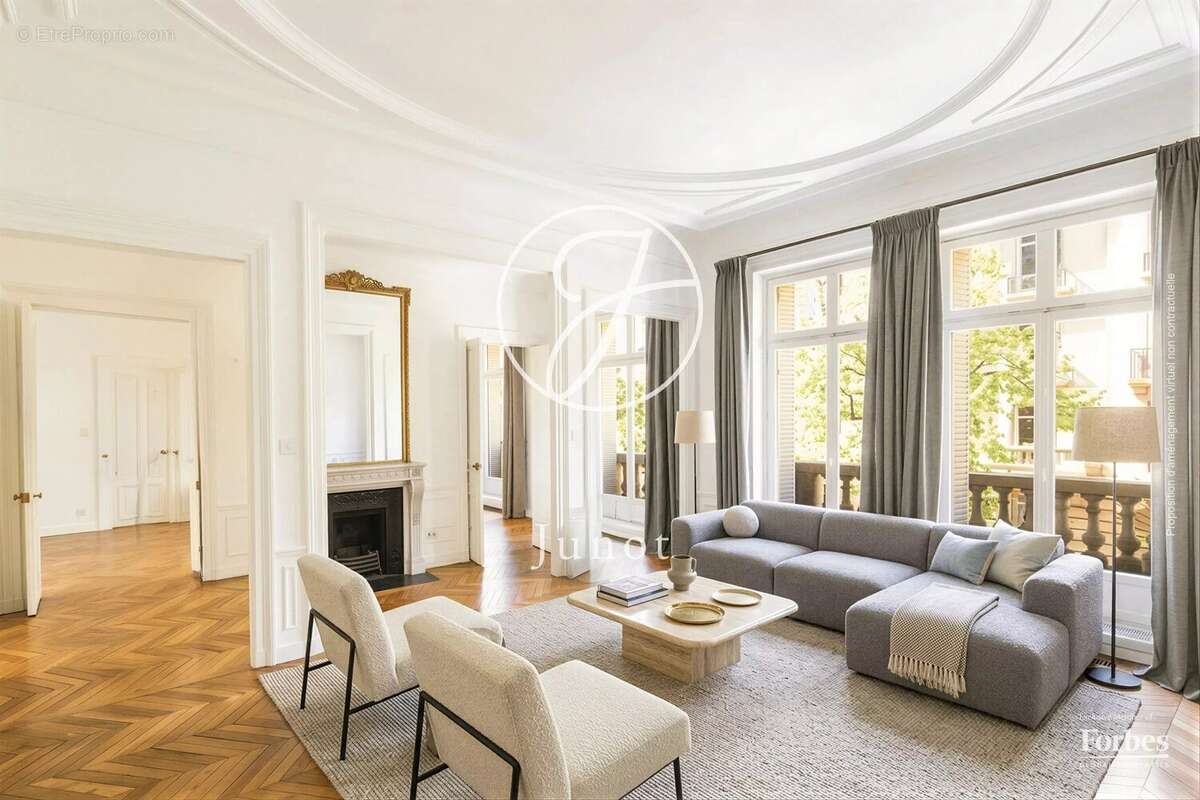 Appartement à PARIS-16E