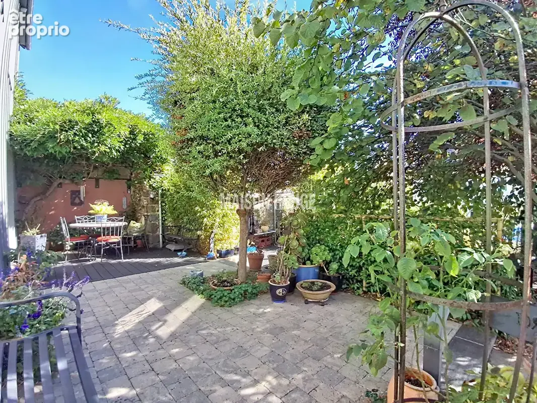 Élégante maison familiale rénovée, cinq chambres, jardin paysager - Coup de coeur assuré - LANGUEUX - photo 19