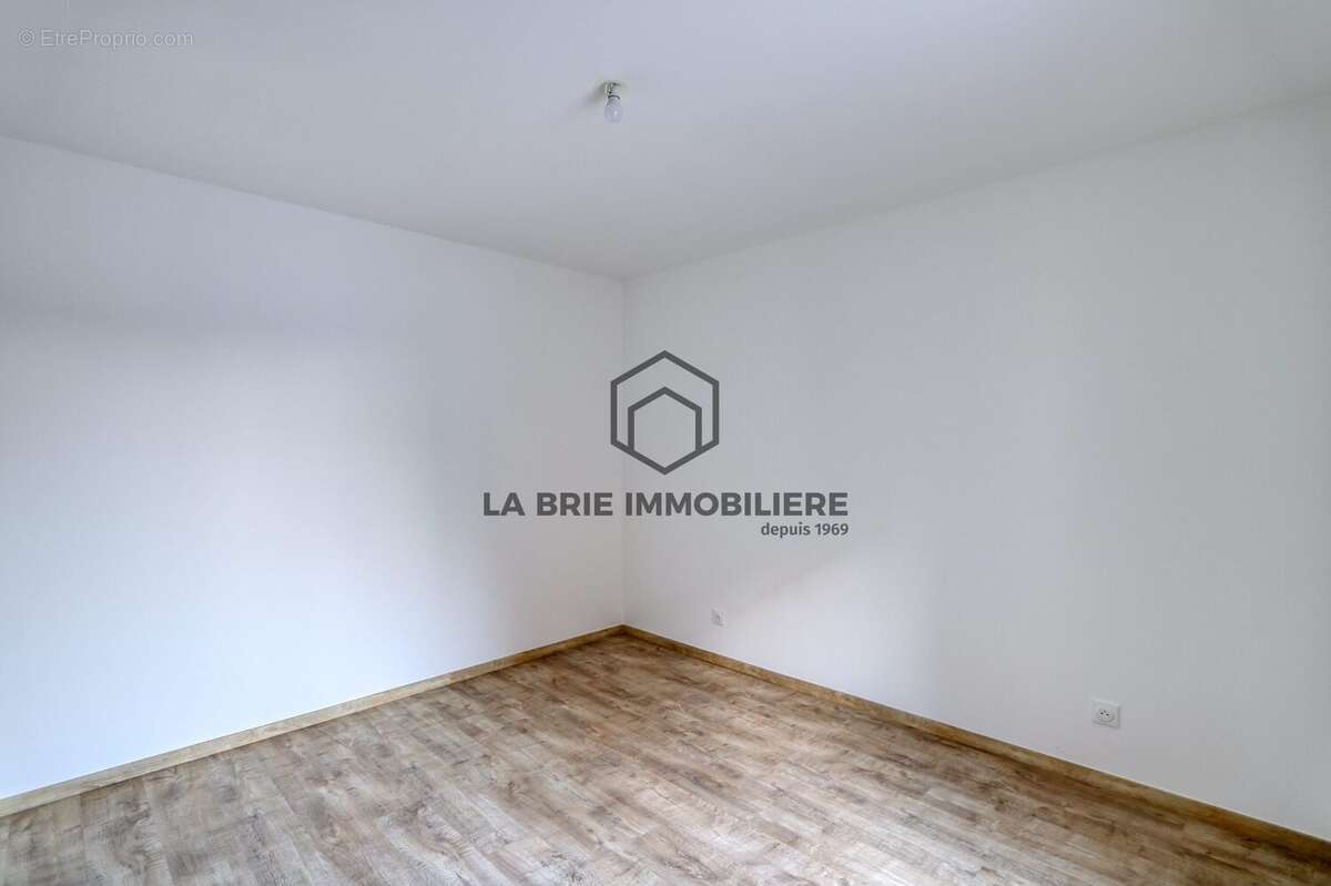 Appartement 51 m² à Mennecy  - photo 8
