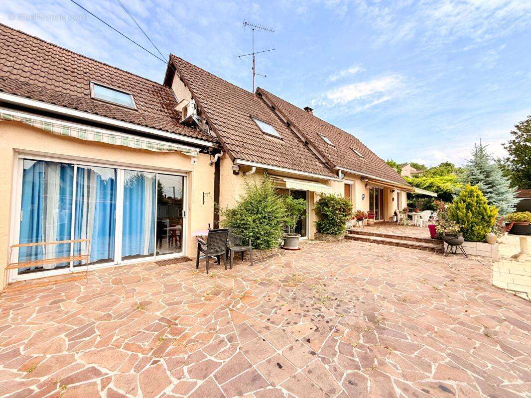 Maison de caractère 250 m² , 10 pièces sur Terrain 1000 m² à Joigny - photo 14