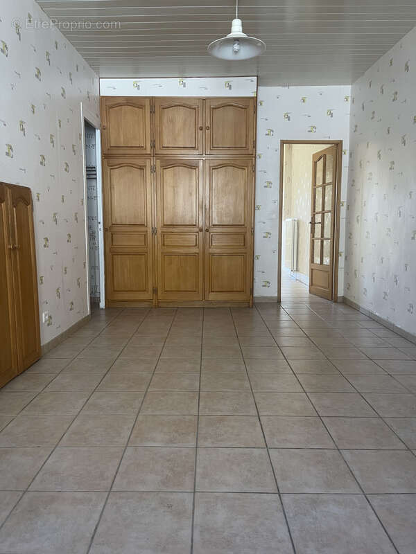 Appartement à SAINT-GENEST-LERPT