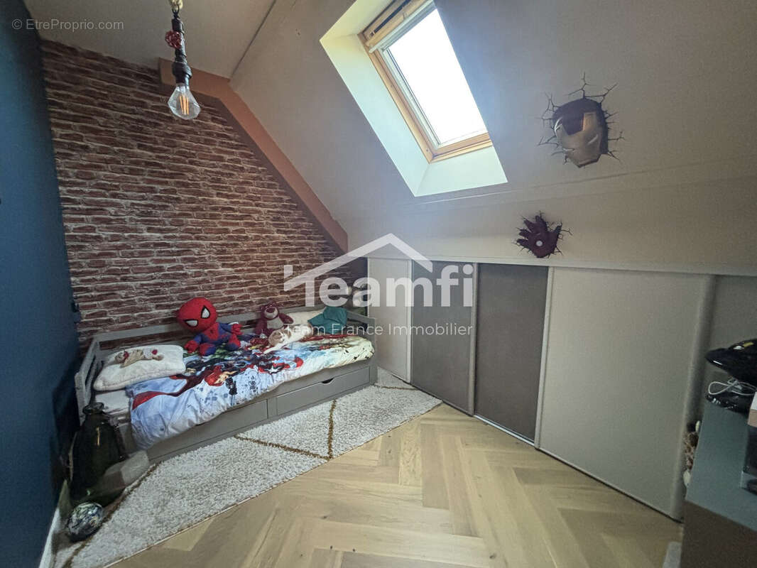 Maison à SAINT-JEAN-DE-BRAYE